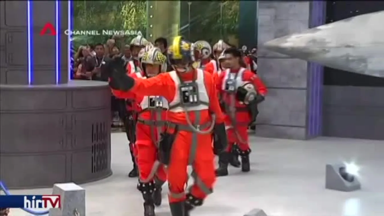 Csillagok háborúja-láz a szingapúri repülőtéren