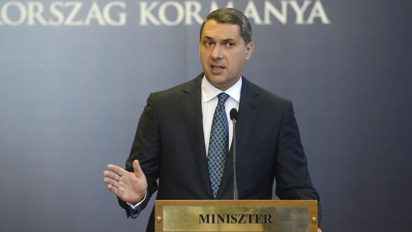 Nem mond le a kormány a lex Simicskáról