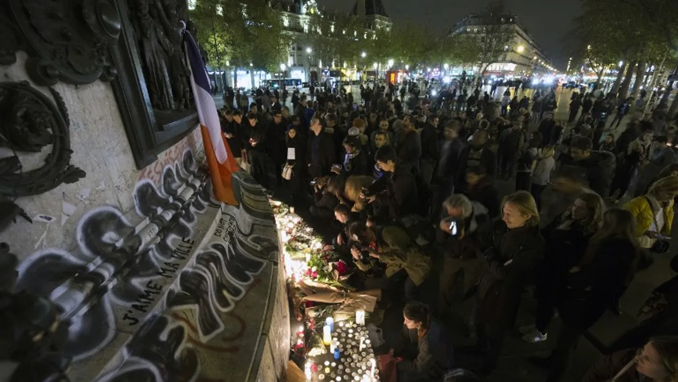 A párizsi gyászolók üzenik: nem félnek