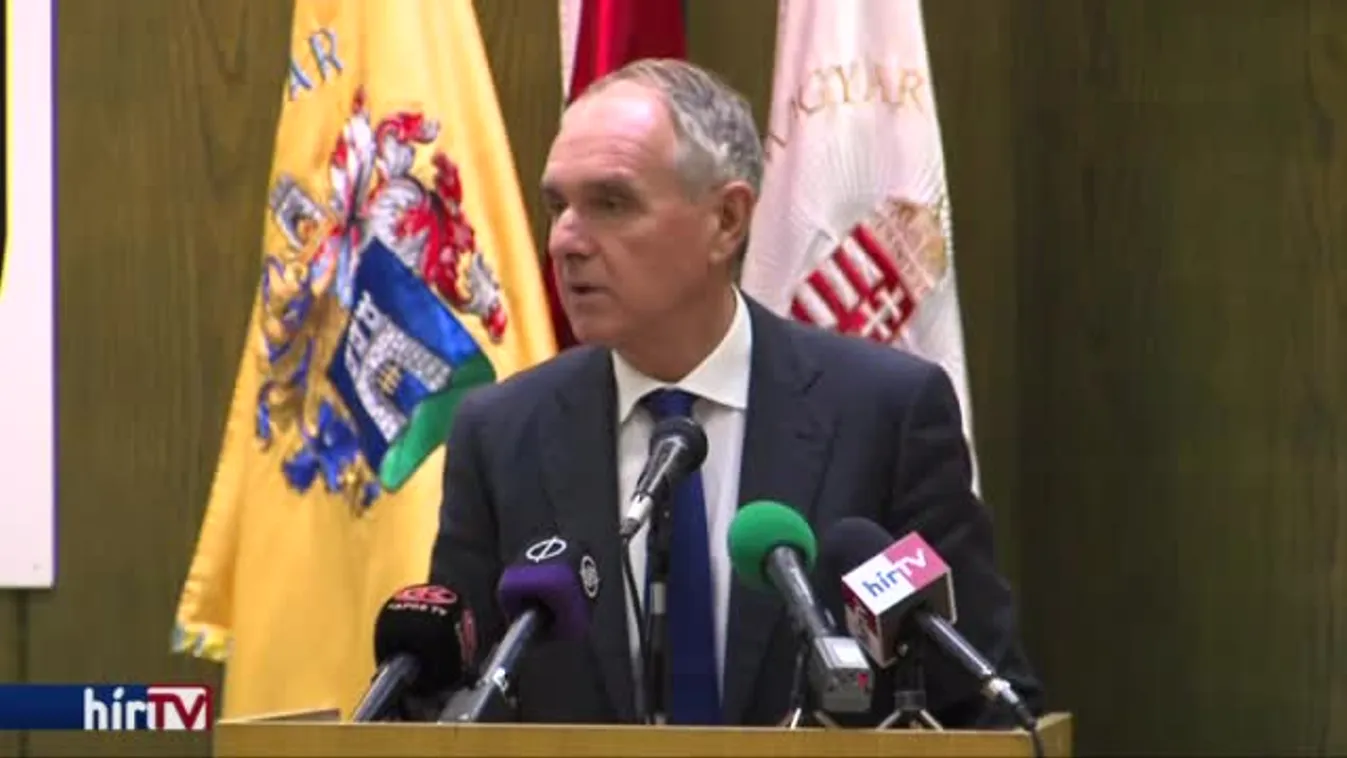 Átadták Kaposváron a térfigyelőkamera-rendszert