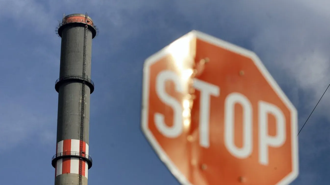 Akadozik az államosítás