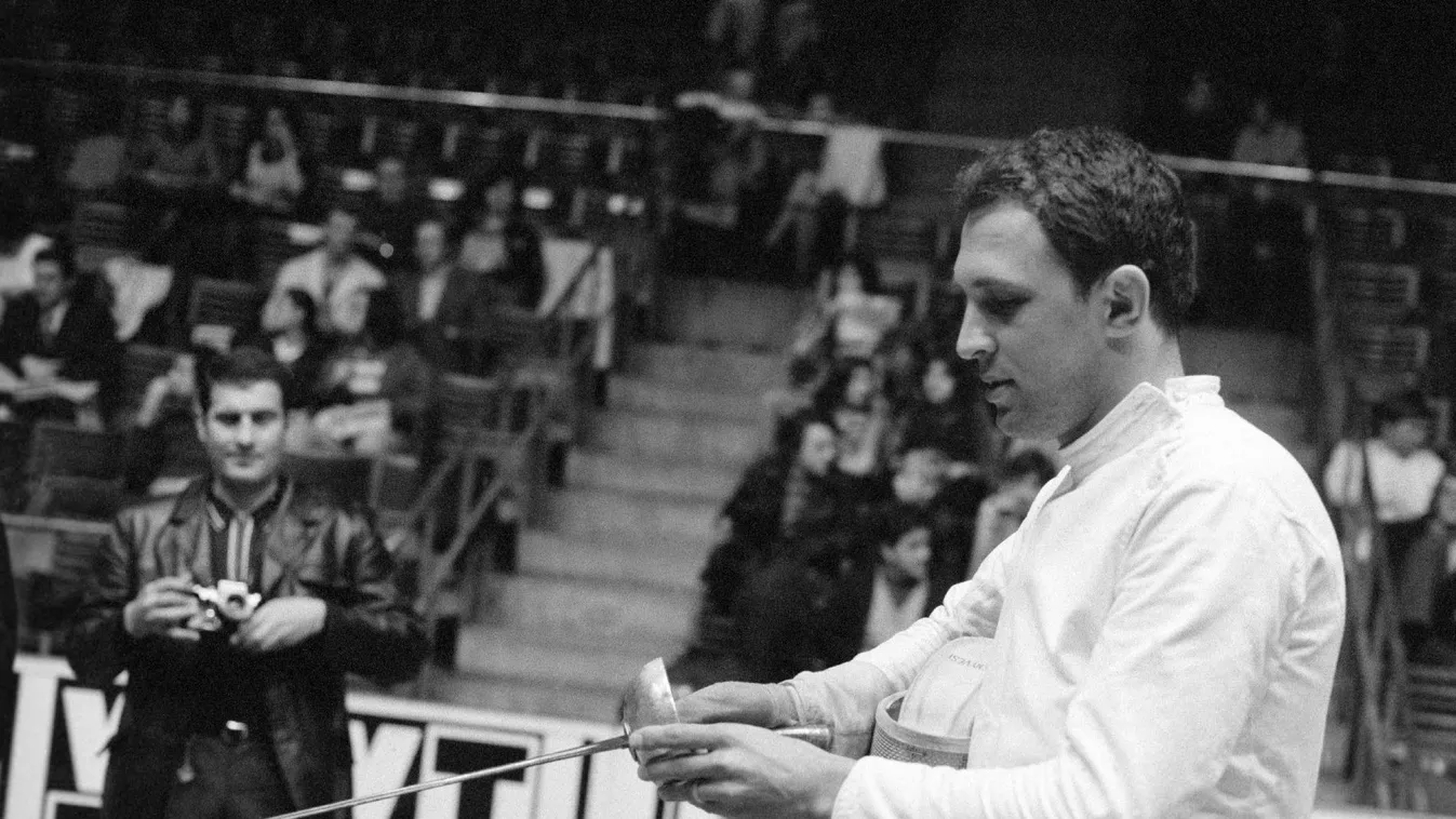 Elhunyt Fenyvesi Csaba