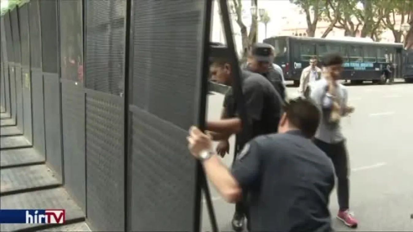 Év végi bónuszért tüntettek Argentínában