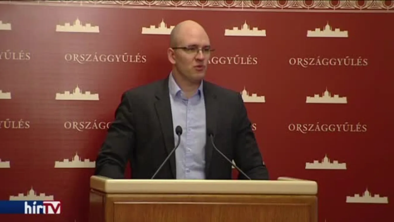 Jobbik: Nem aláírásgyűjtés, népszavazás kell migránsügyben!