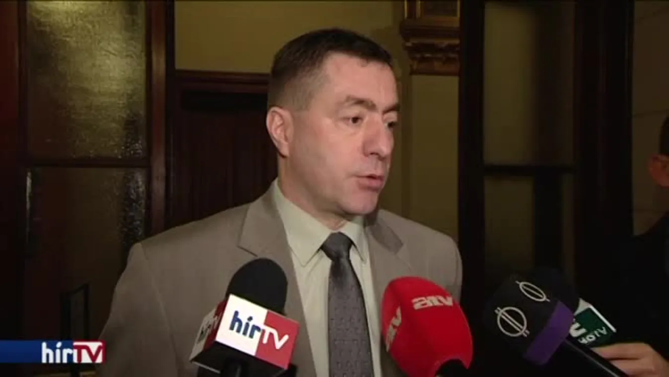  Nem vette tárgysorozatba a Honvédelmi bizottság a menekültek önkéntes befogadásáról szóló javaslatot