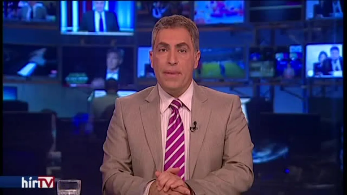 Mikulás-sapkák díszelegnek a híres szobrokon