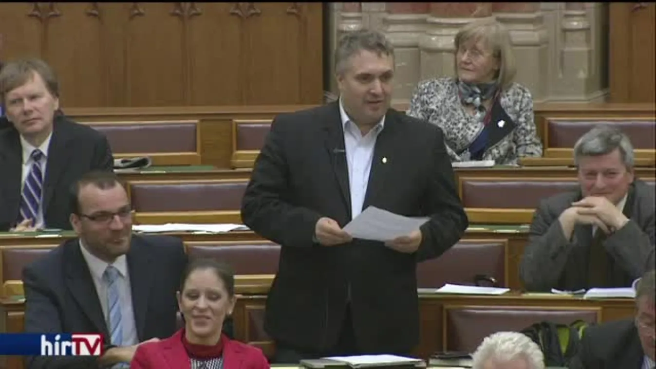 Orbán Viktor miniszterelnök vizsgáltatná a külföldiek földvásárlásait