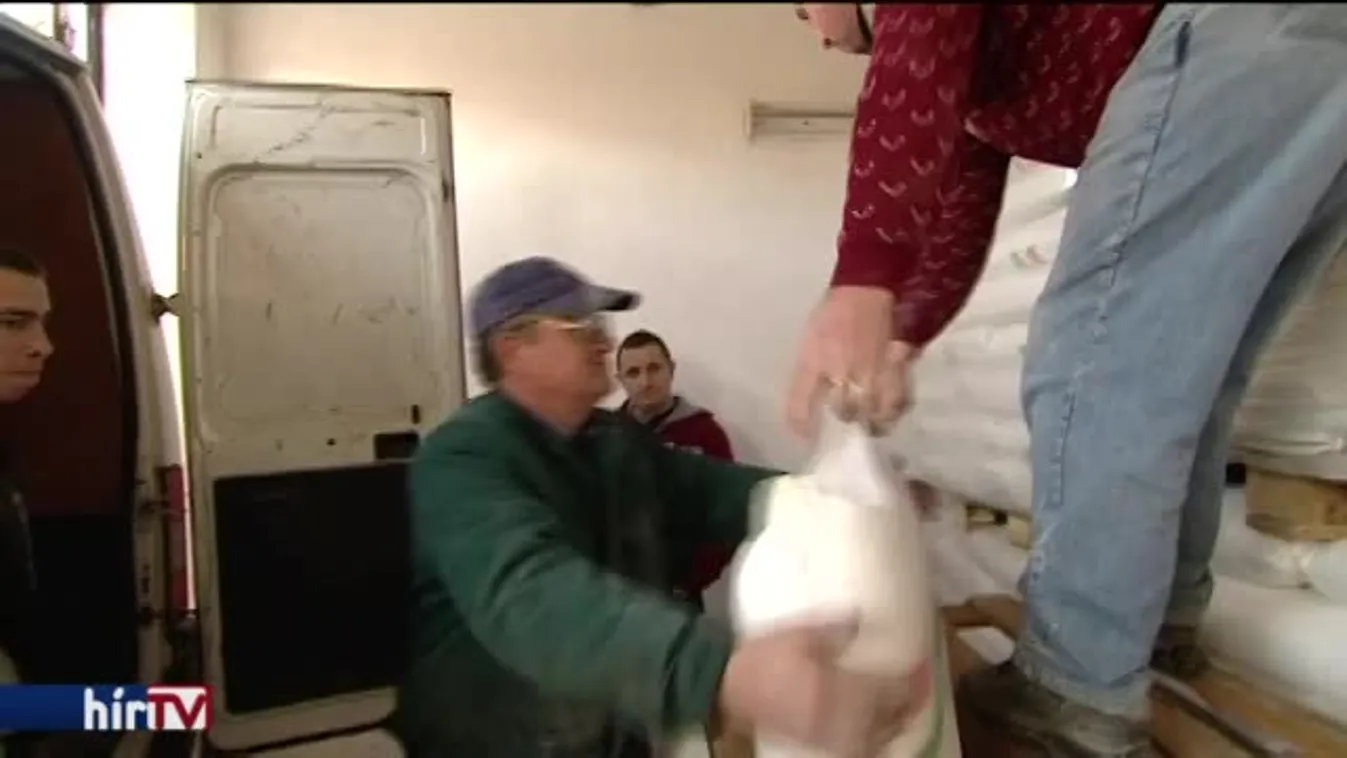 Segélyt osztott a köztársasági elnök felesége