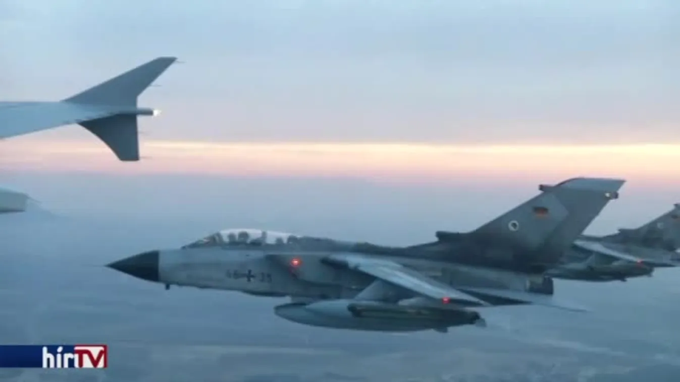 A levegőben tankol egy Törökországba tartó német harci gép