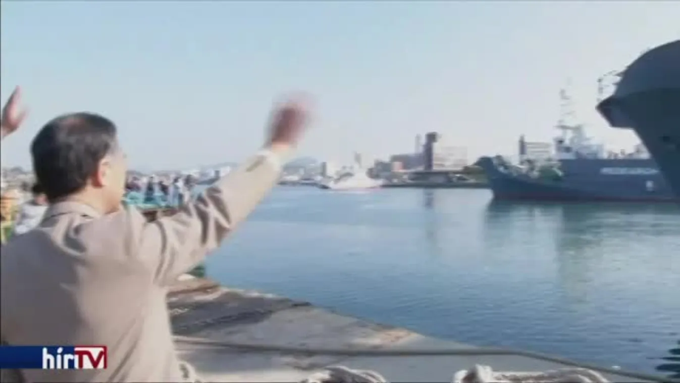 Kihajózott a japán bálnavadászflotta