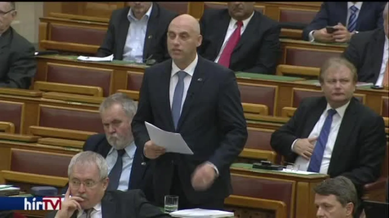 Tukacs Rétvárinak: Ismételje meg, hadd szeressék önt az orvosok