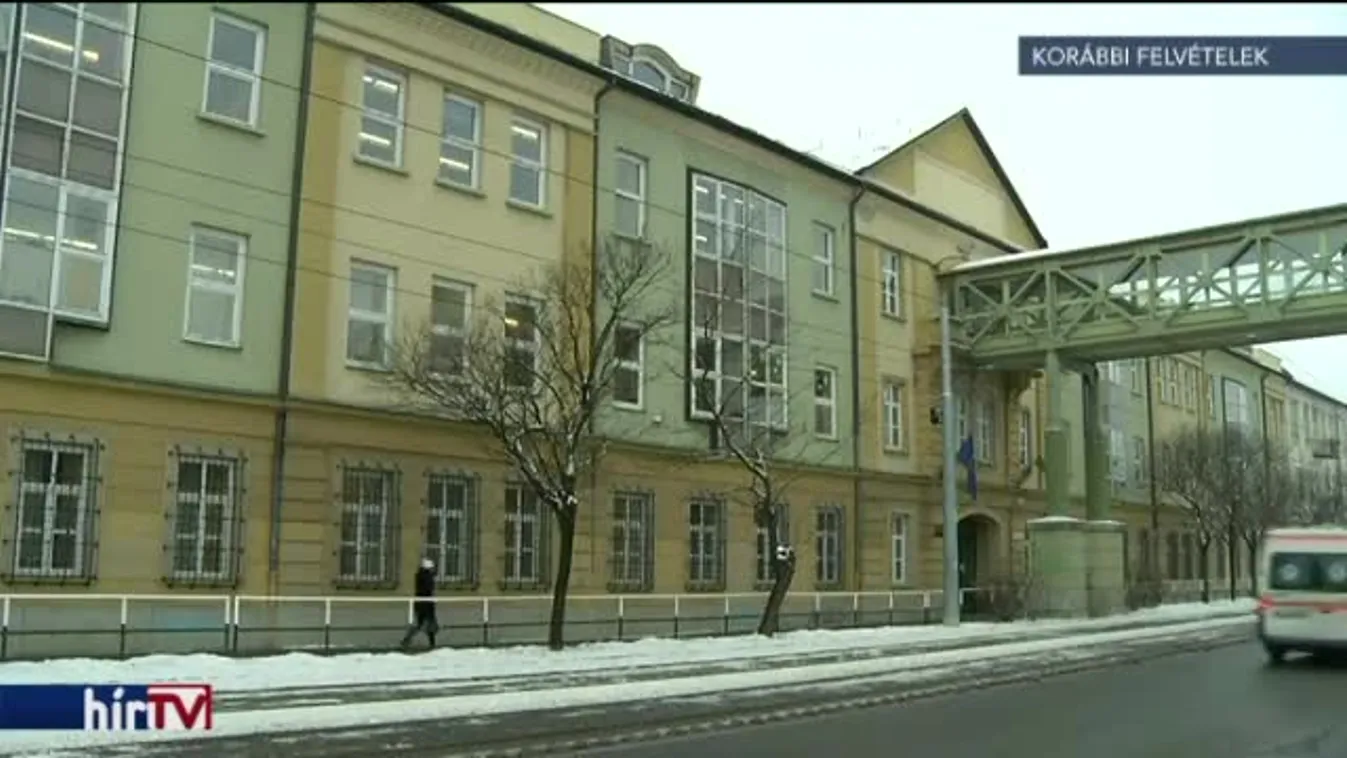 A városházára menne Balog