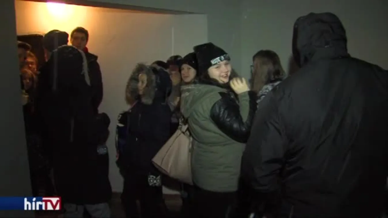 Zuhogó hóesésben rendezték meg először a Jégpályák Éjszakáját