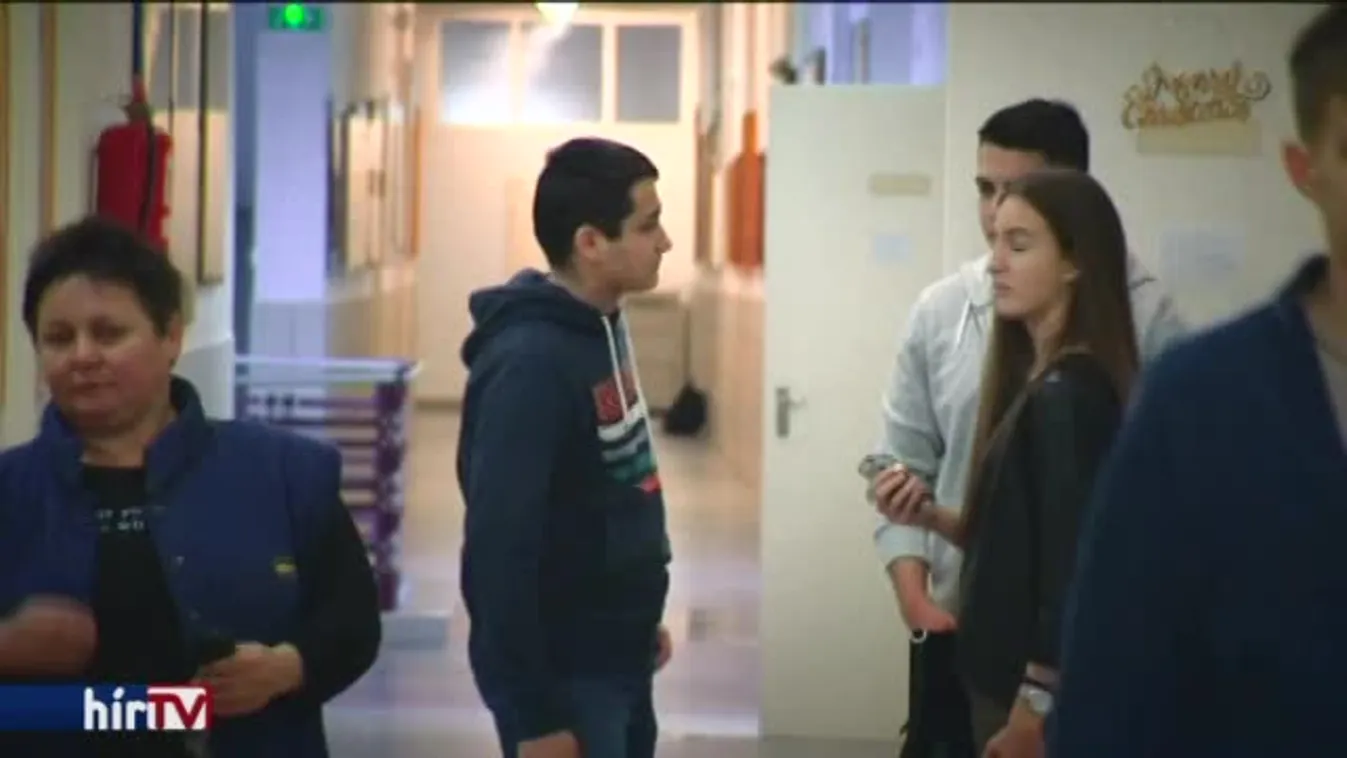 Látótér – Spórolnak