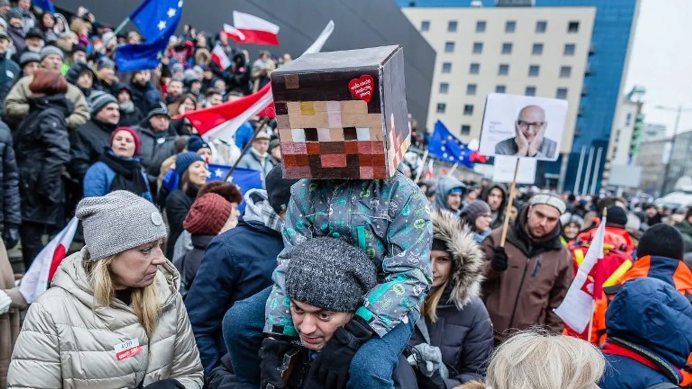 A közmédia függetlenségéért tüntettek Lengyelország-szerte