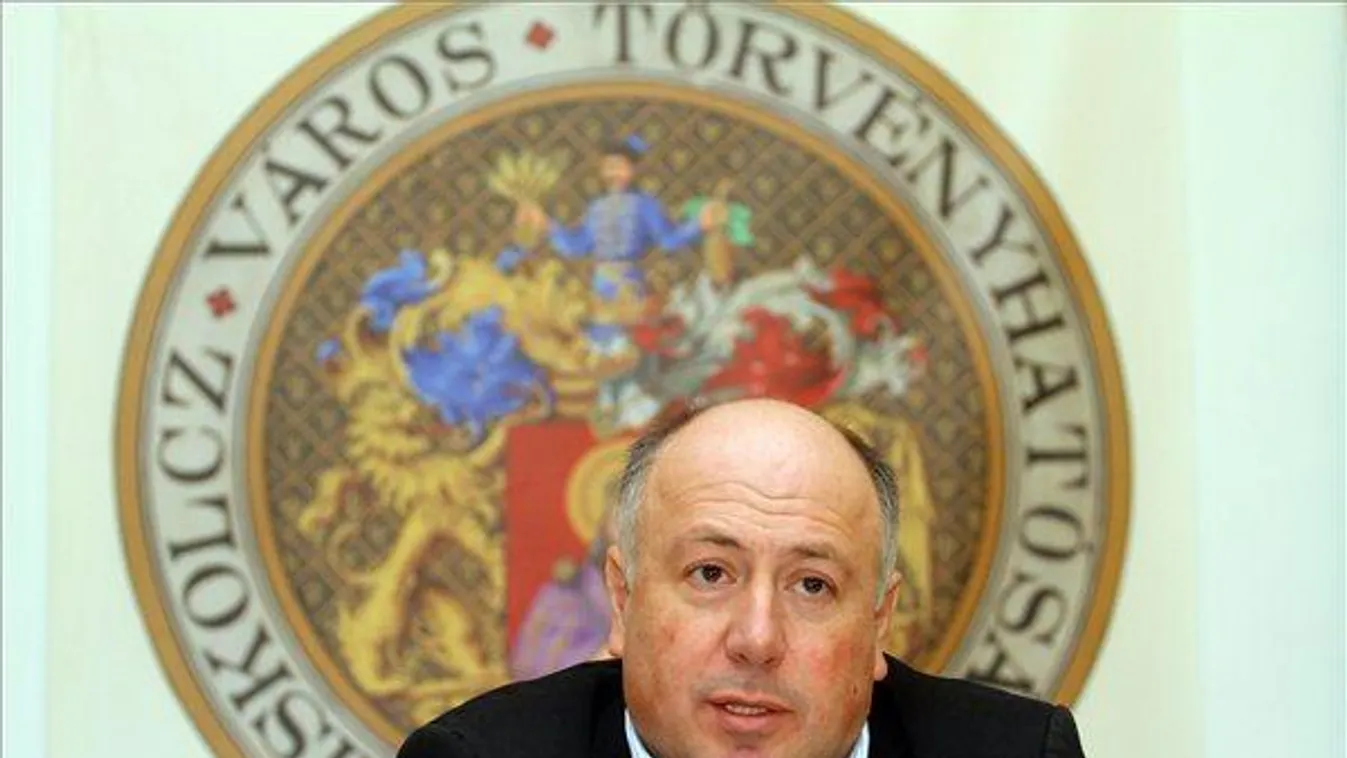 Állítja: a polgármester baloldali riválisának lejáratása volt a feladata