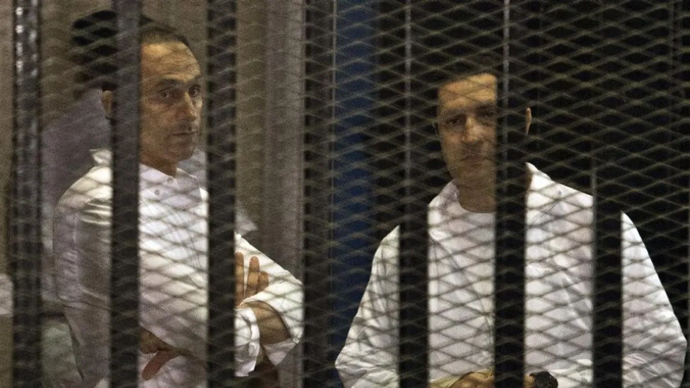 Rendőrök felügyelnek Mubarak megdöntésének évfordulóján