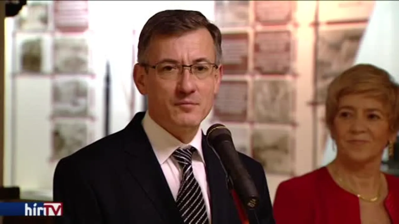 BKV-dolgozók képeiből nyílt kiállítás a kisföldalatti múzeumban