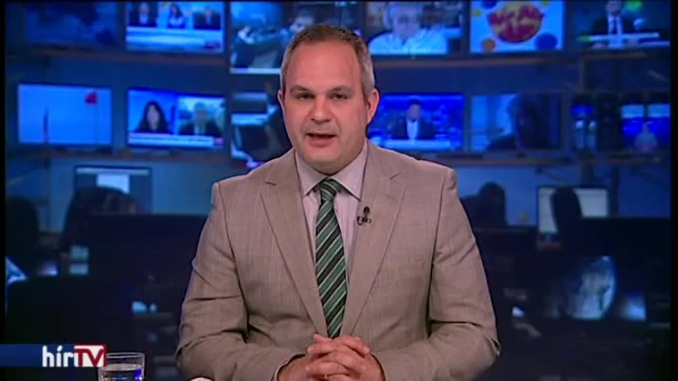 Szolidaritásuk fejezték ki a kikezdett igazgató mellett