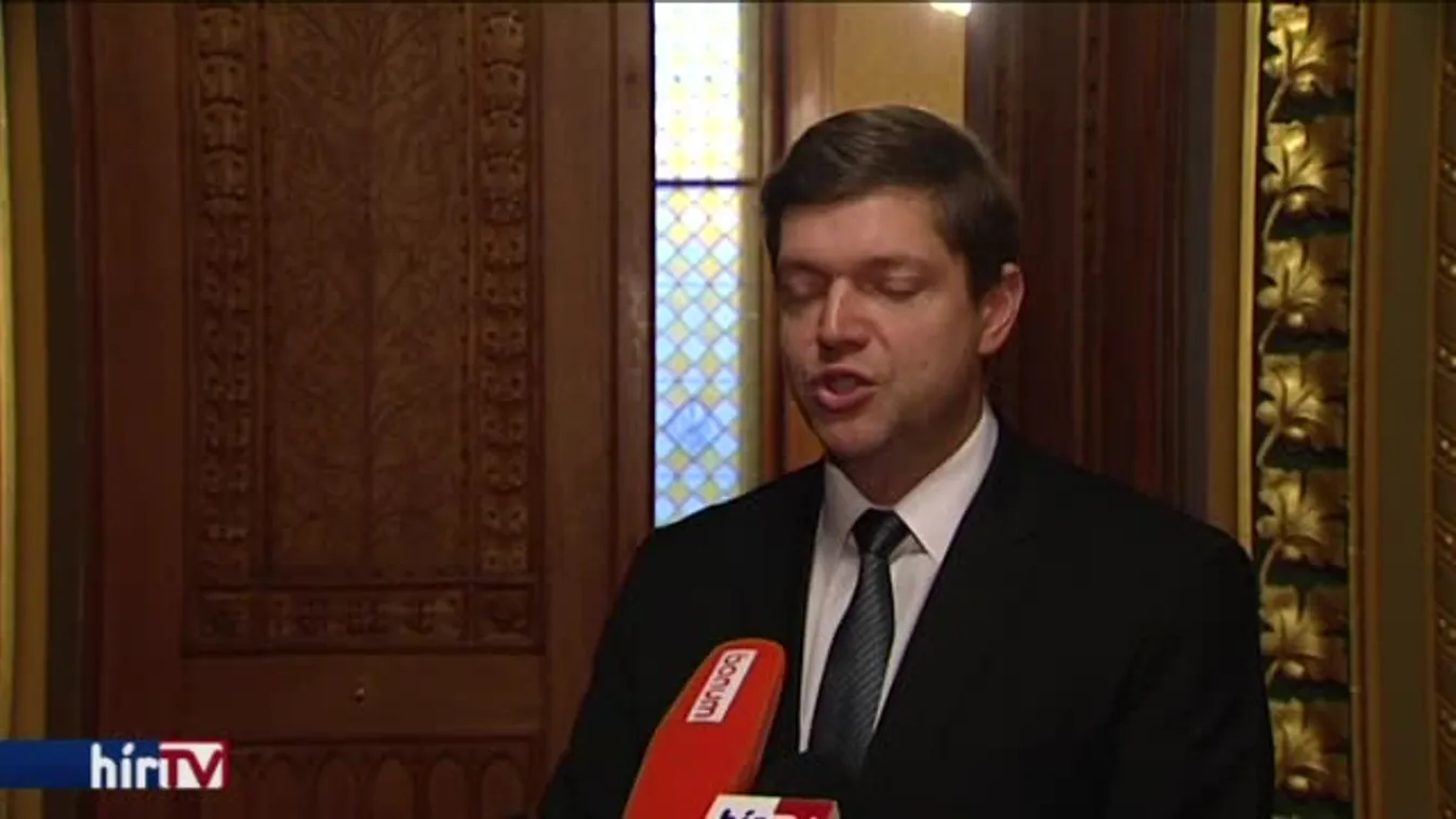 MSZP: Fideszes magánérdekeket véd a postatörvény módosítása