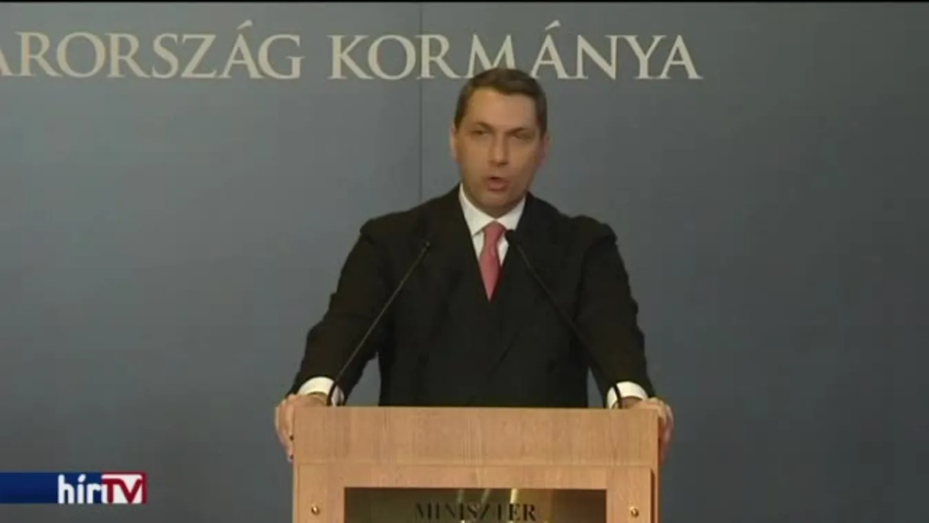 Lázár minden ötödik köztisztviselőtől megválna