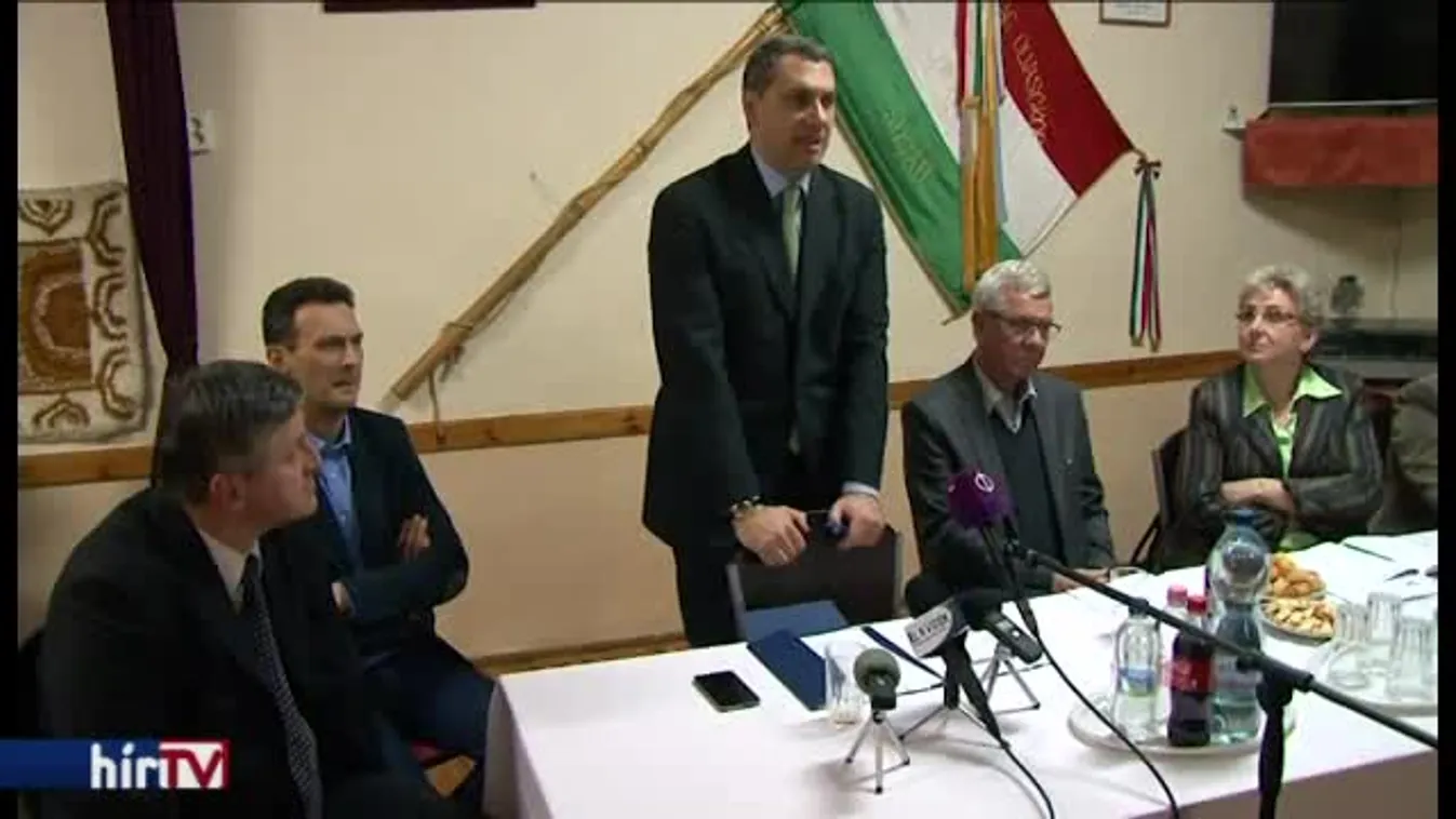 Lázár nagyon bosszús, beszántaná az állami hivatalt