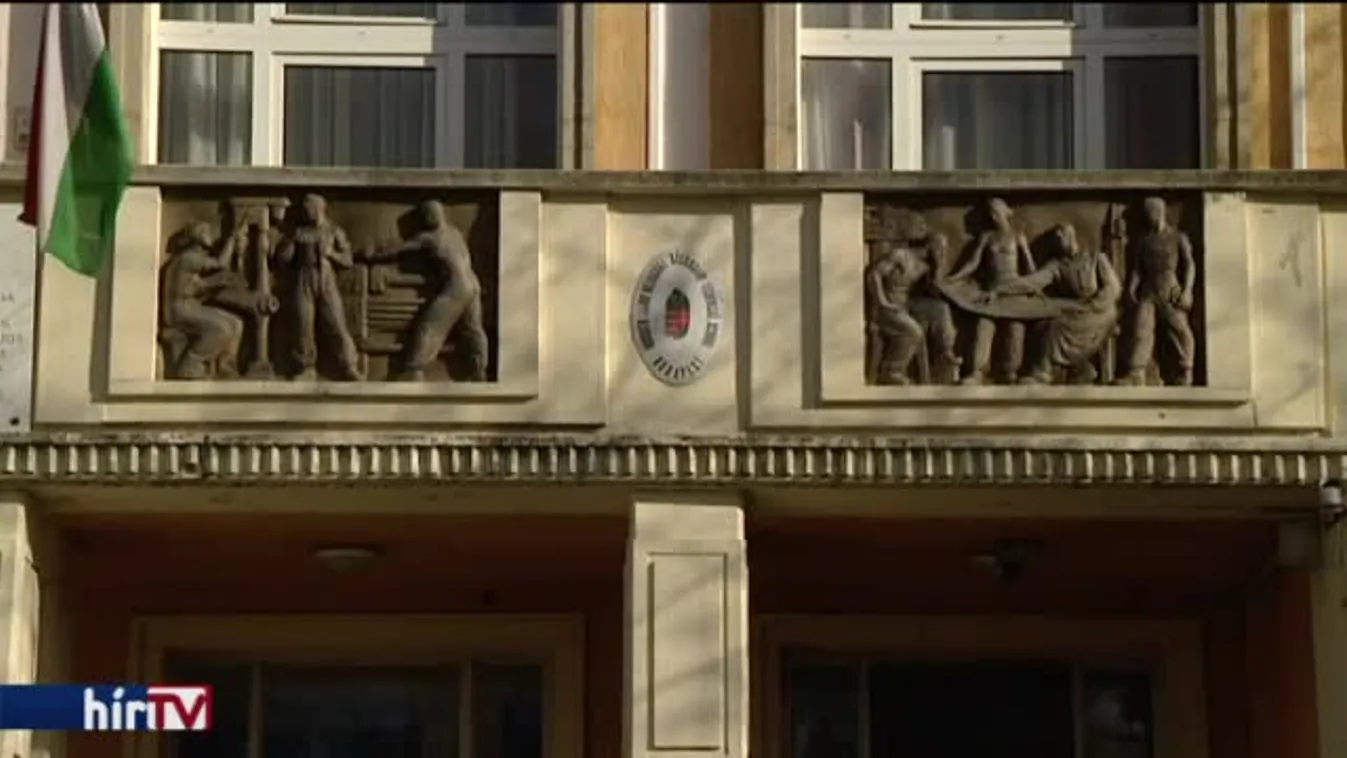 24 nappal az érettségi előtt írták át, már vizsgálódnak