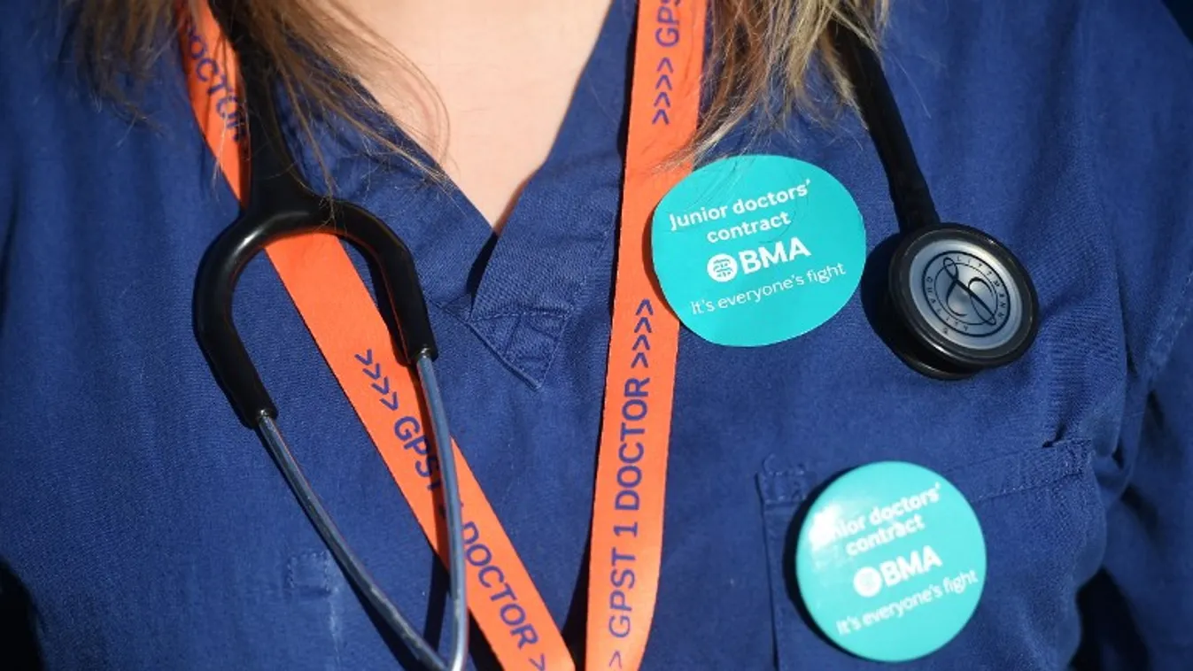 Sztrájkolnak az orvosok, közel 3000 műtét maradt el