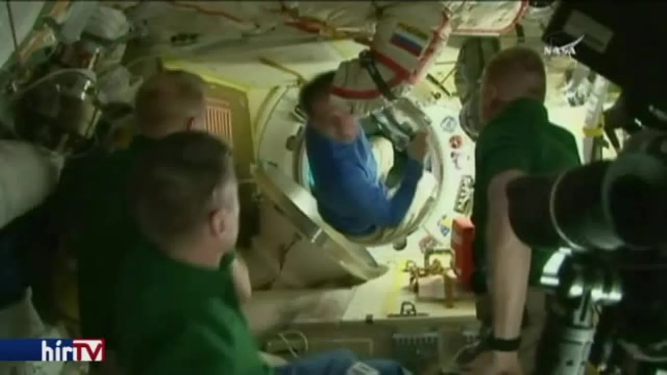 Földet ért űrhajósok Kazahsztánban