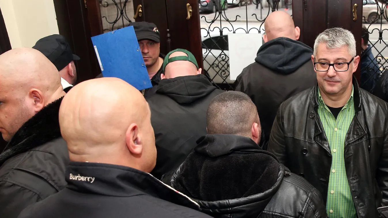 Lázár meg sem próbálja, Patyi elmenekül