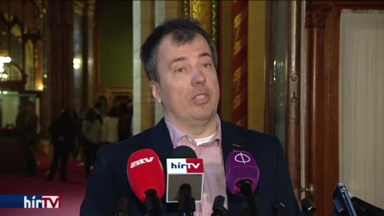  A DK szerint a nok egy államilag támogatott piramisjáték