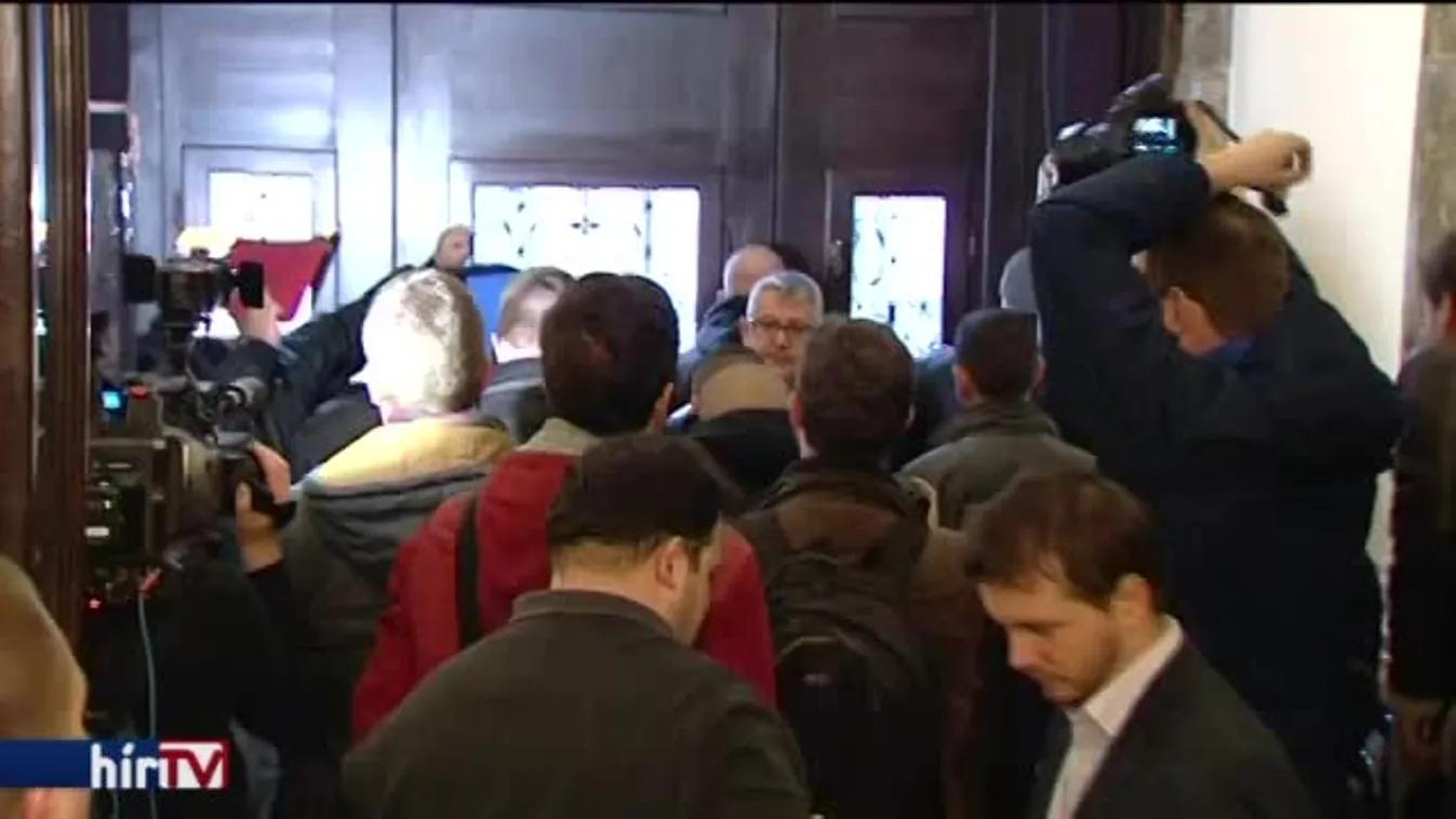 Bakancs Orbán helyén: Nyakó a felbujtókat is kézre kerítené