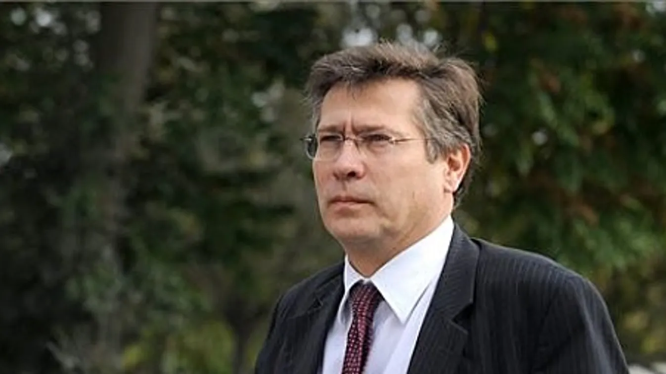 Mi lett vele? – Szent-Iványi István