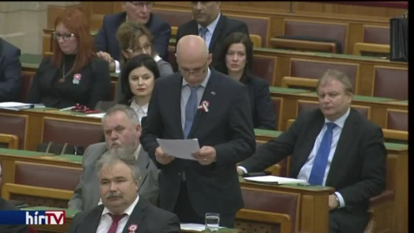 Az ellenzék a parlamentben is az oktatás helyzetén lovagolt