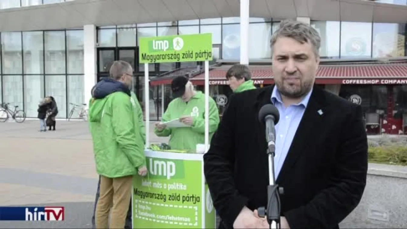 Siófokon gyűjtött aláírásokat az LMP a földprivatizáció leállításáról szóló népszavazáshoz