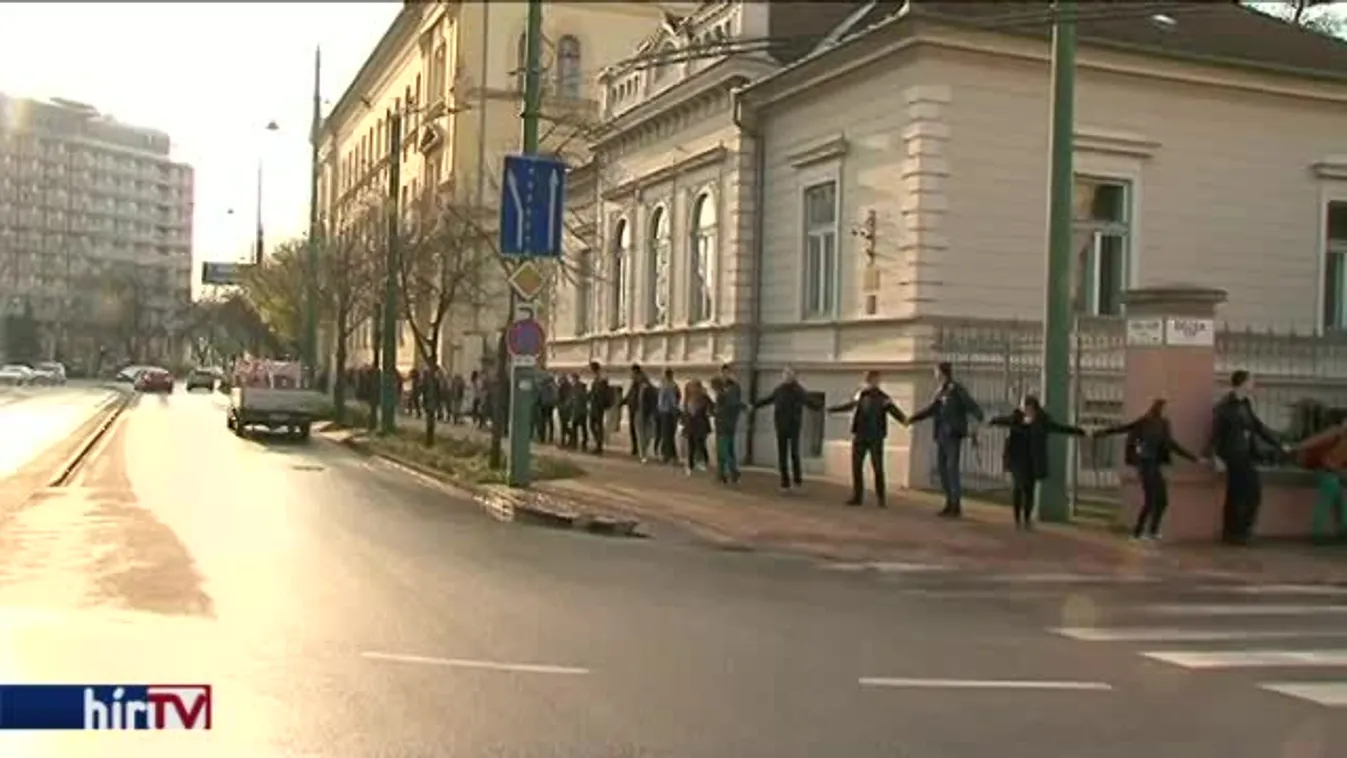 Kockás körök alapítására buzdítják a tanárokat