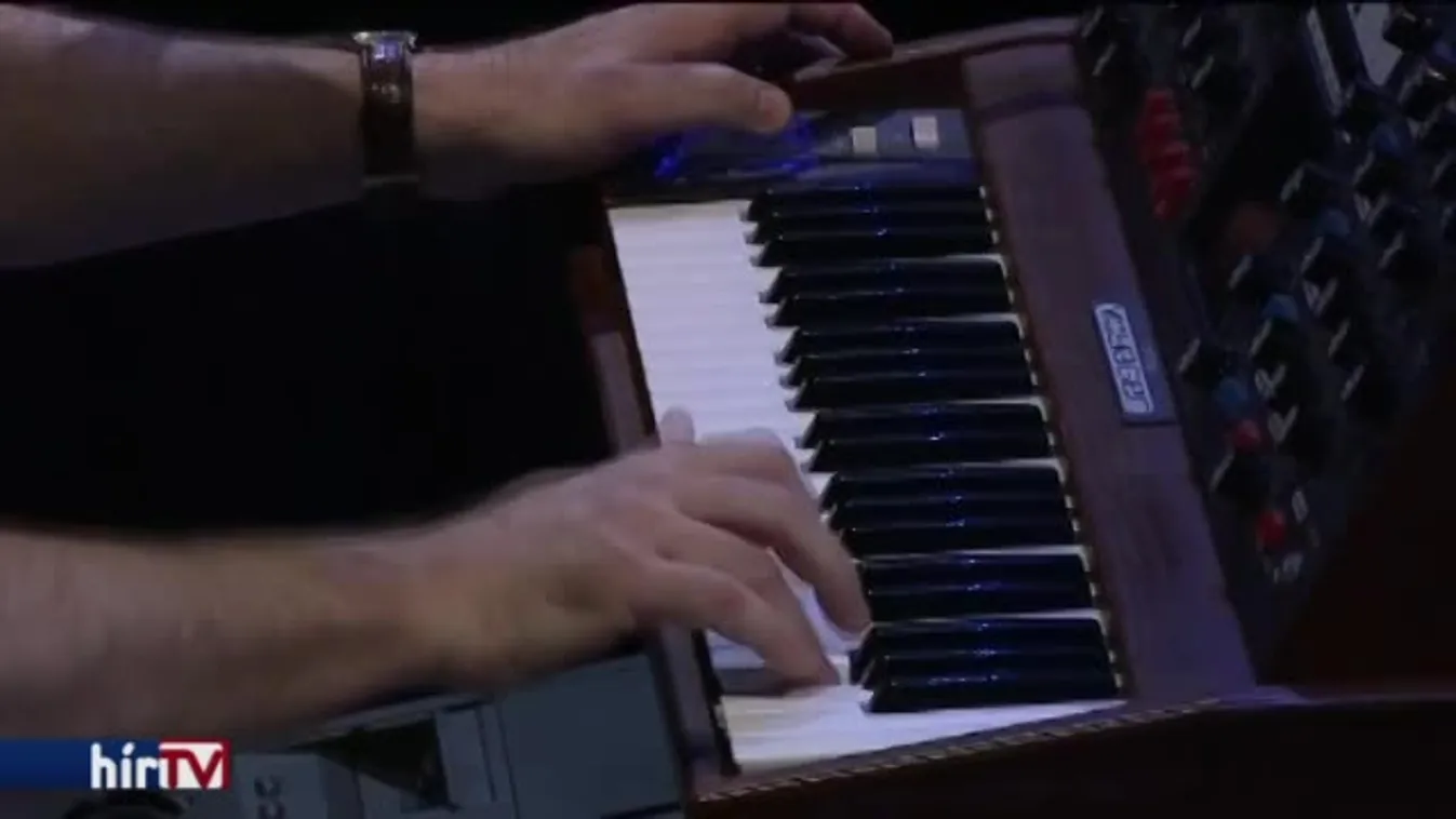 Reggeli járat - Marsbéli krónikák az Erkelben