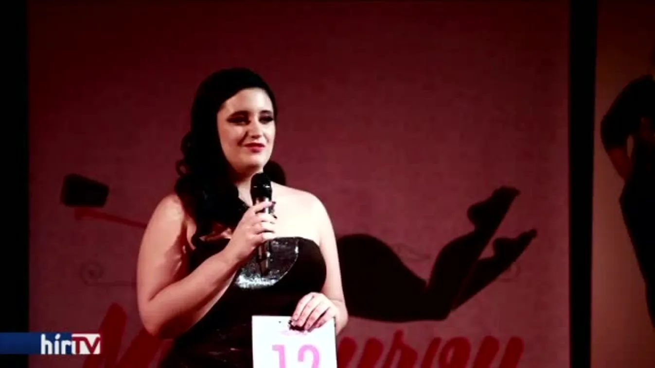 Reggeli járat - Fürdőruha divat moletteknek