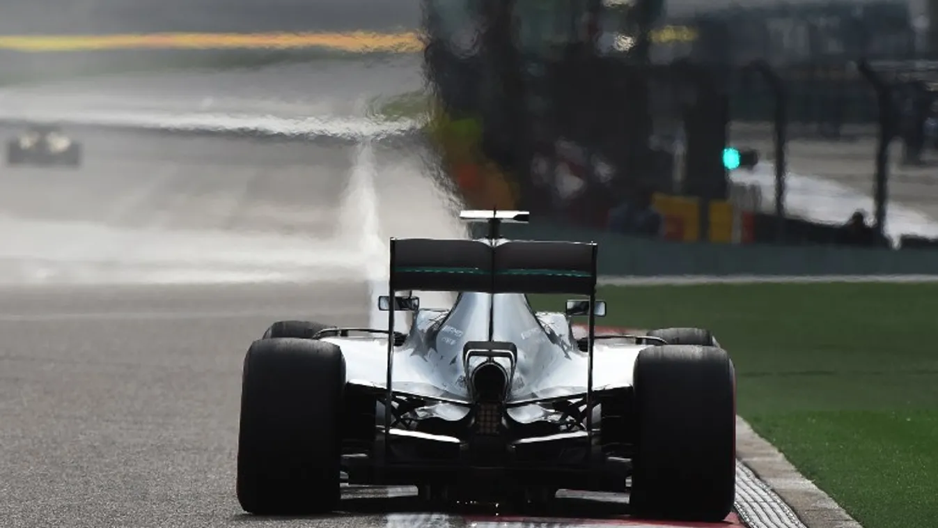 Rosbergé az első rajtkocka Kínában