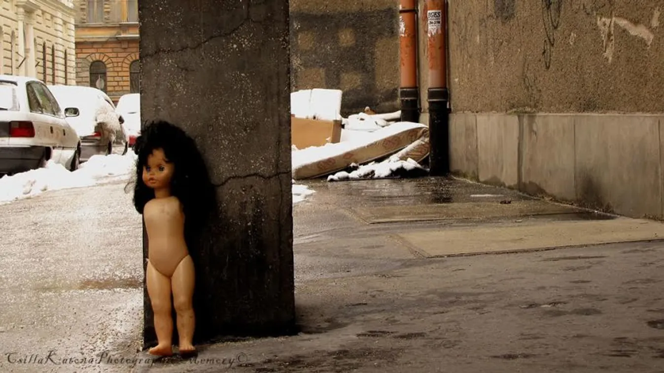 Mit jelent nőnek lenni?