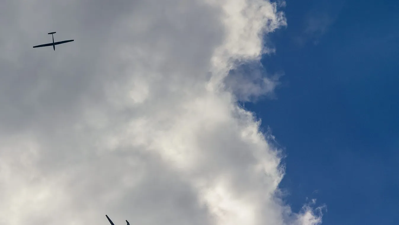 Összeütközött két vitorlázó repülőgép