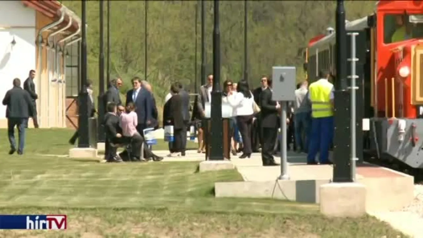 A sajtó egy részét elfejeltették meghívni a felcsúti kisvasút átadására