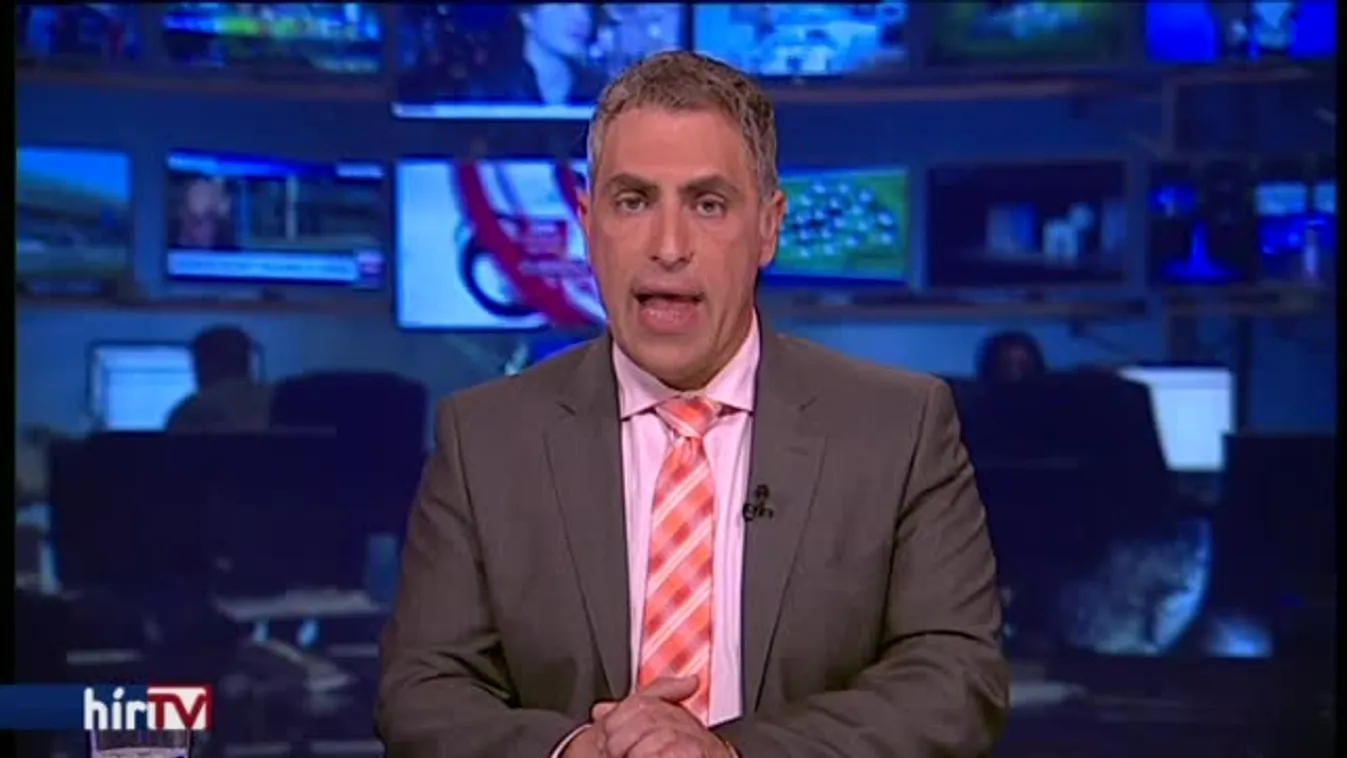 Kékbe borult a Szabadság-szobor