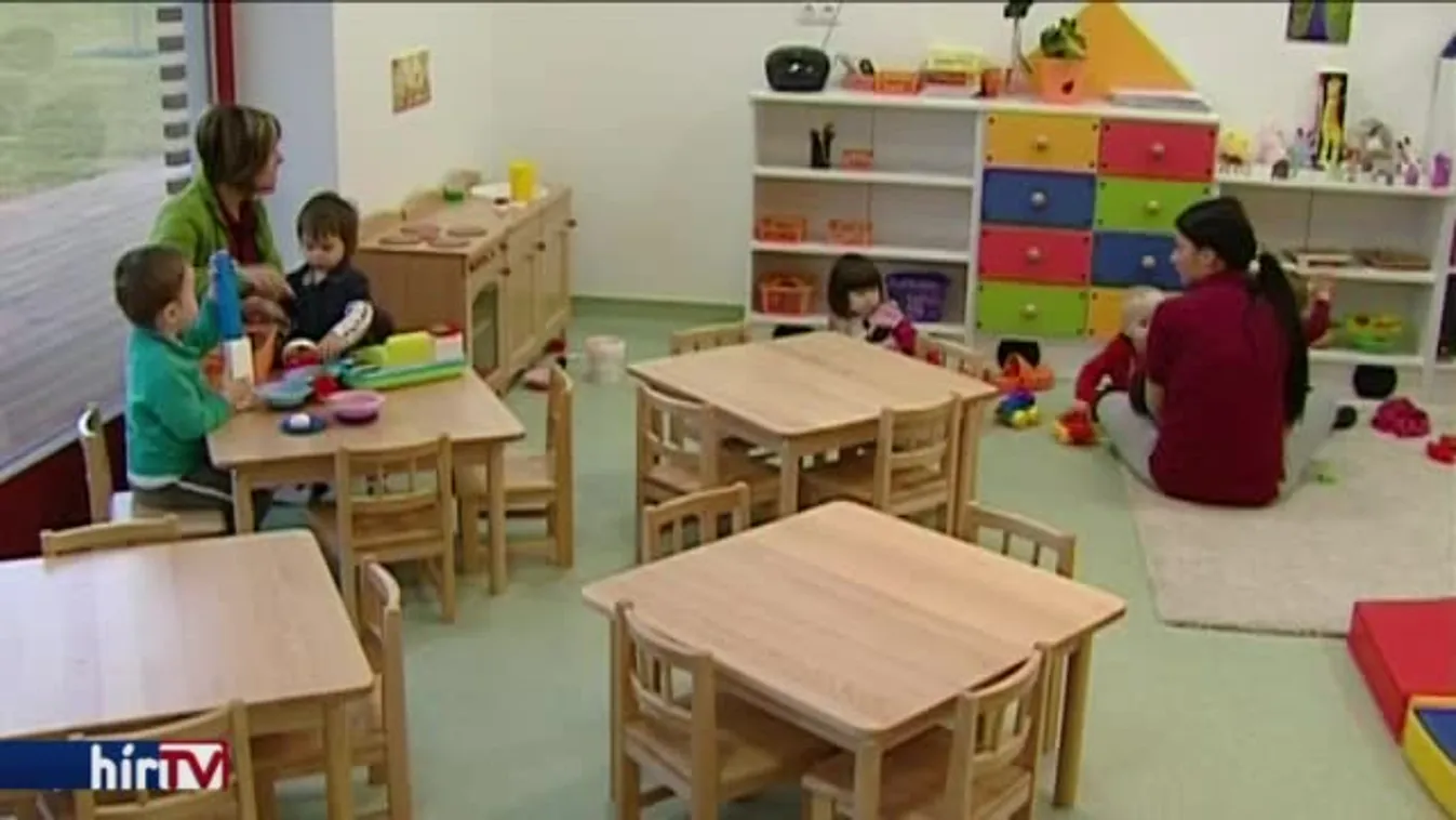 A bölcsődei nevelők is beállnak a sorba