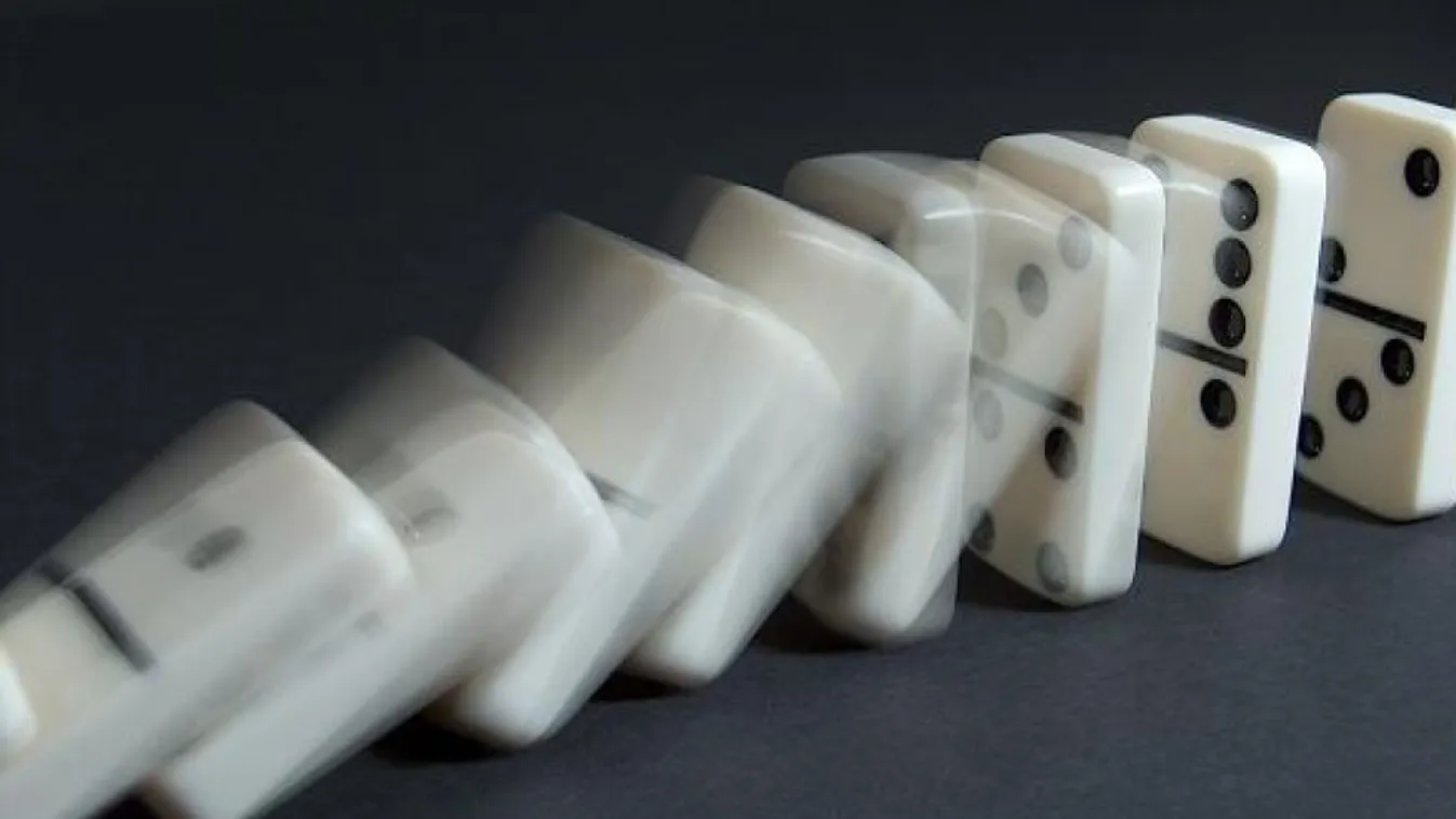 Tovább dől a fideszes offshore-dominó