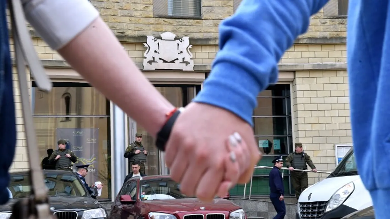 Holland nem az ukrán társulásra