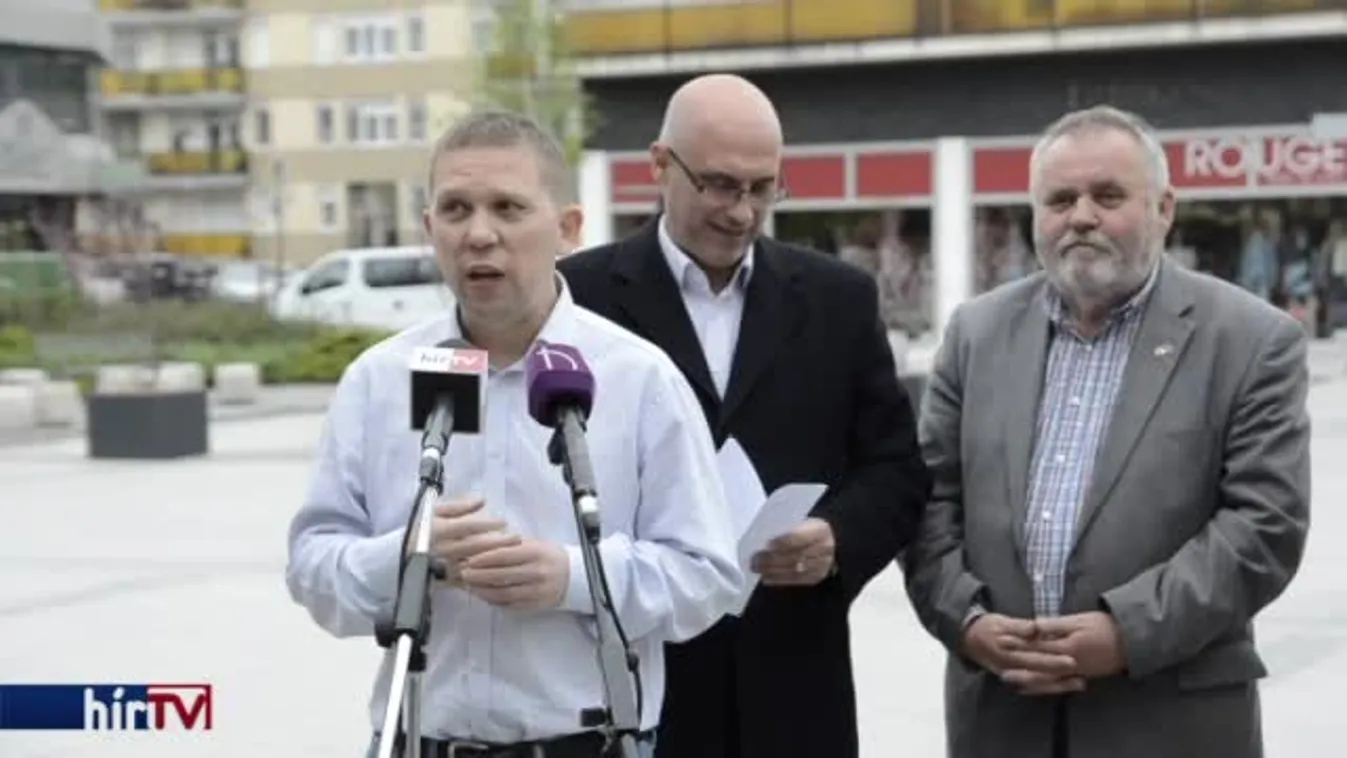 Az MSZP közösen gyűjtötte az aláírásokat Kész Zoltánnal Veszprémben