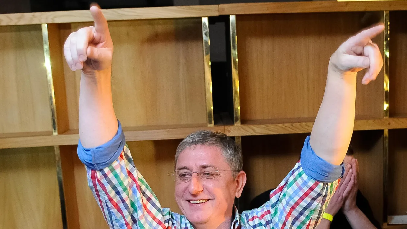 „El...tuk. Nem kicsit, nagyon” – Reggeli járat