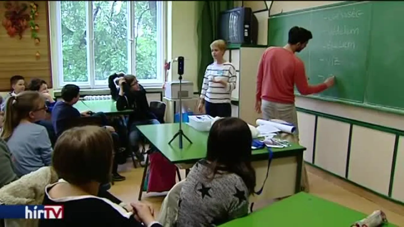 Rendhagyó tanórákon ismerkednek a gyermekjogokkal