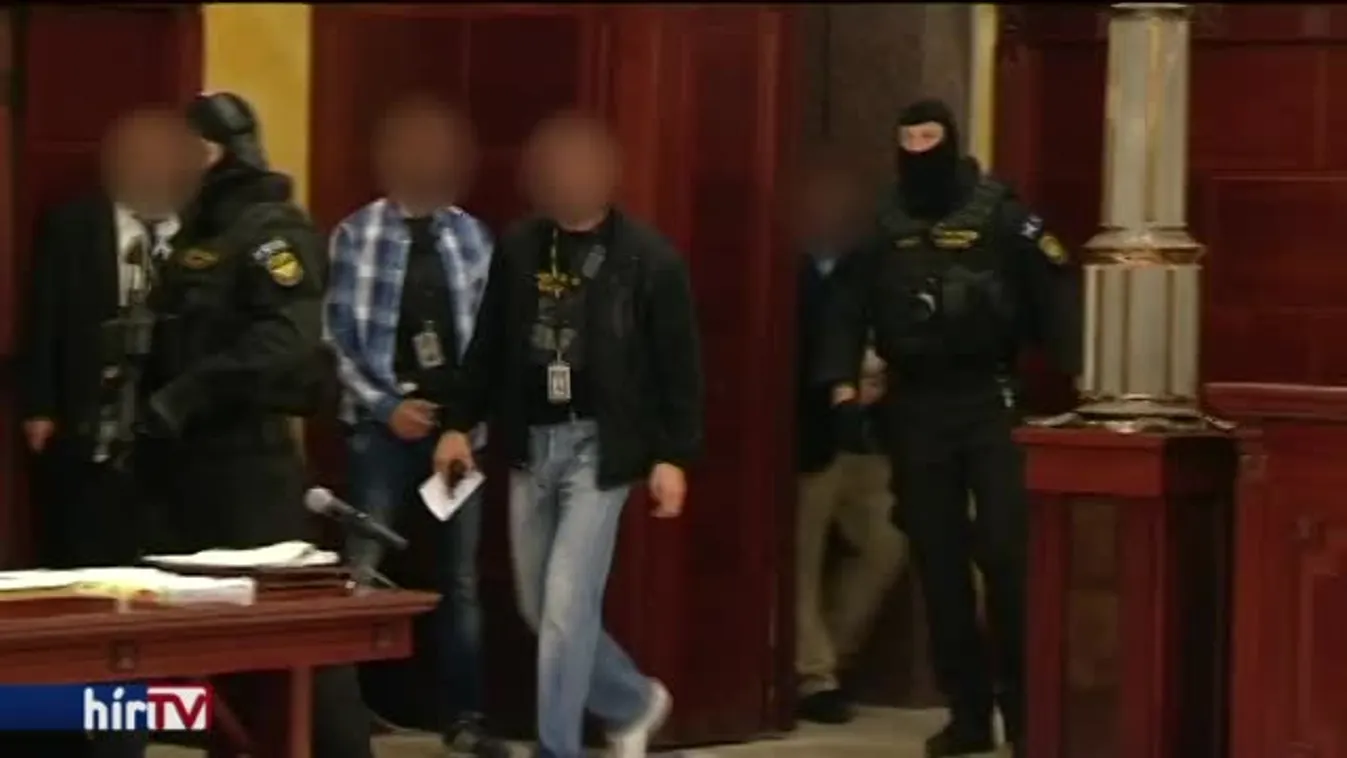 Koncepciós pert emlegetett Portik